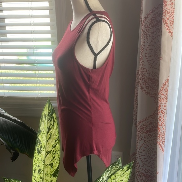 Moral fiber red asymmetrical tank - Picture 4 of 6